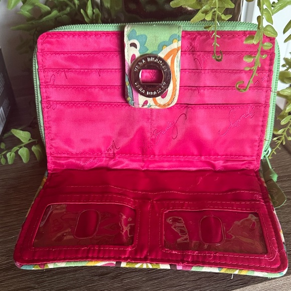 ✳️Vera Bradley Tutti Frutti Turn
Lock Wallet Mint Green Multicolor Paisley - Picture 4 of 16